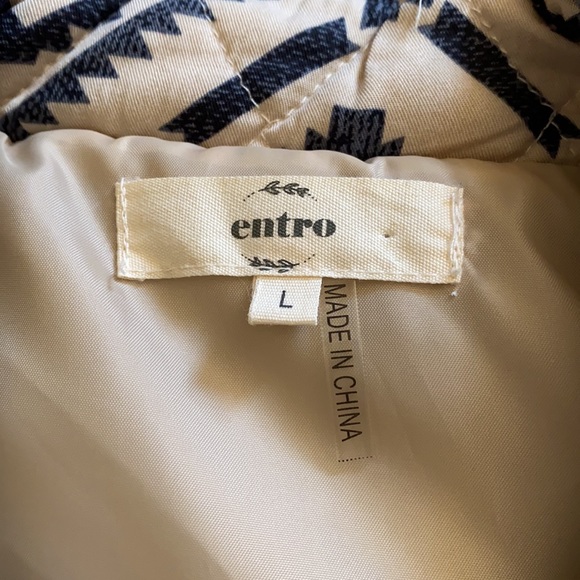 Quilted Aztec Vest - Picture 4 of 7